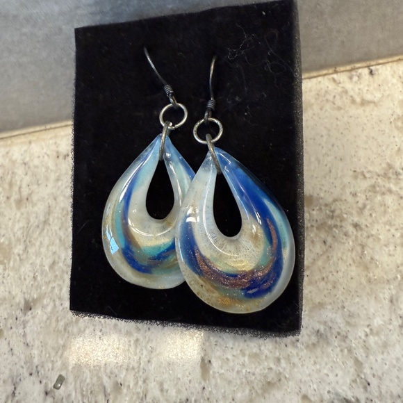 Tear drop glass earrings blue/wite/gold - Picture 5 of 5